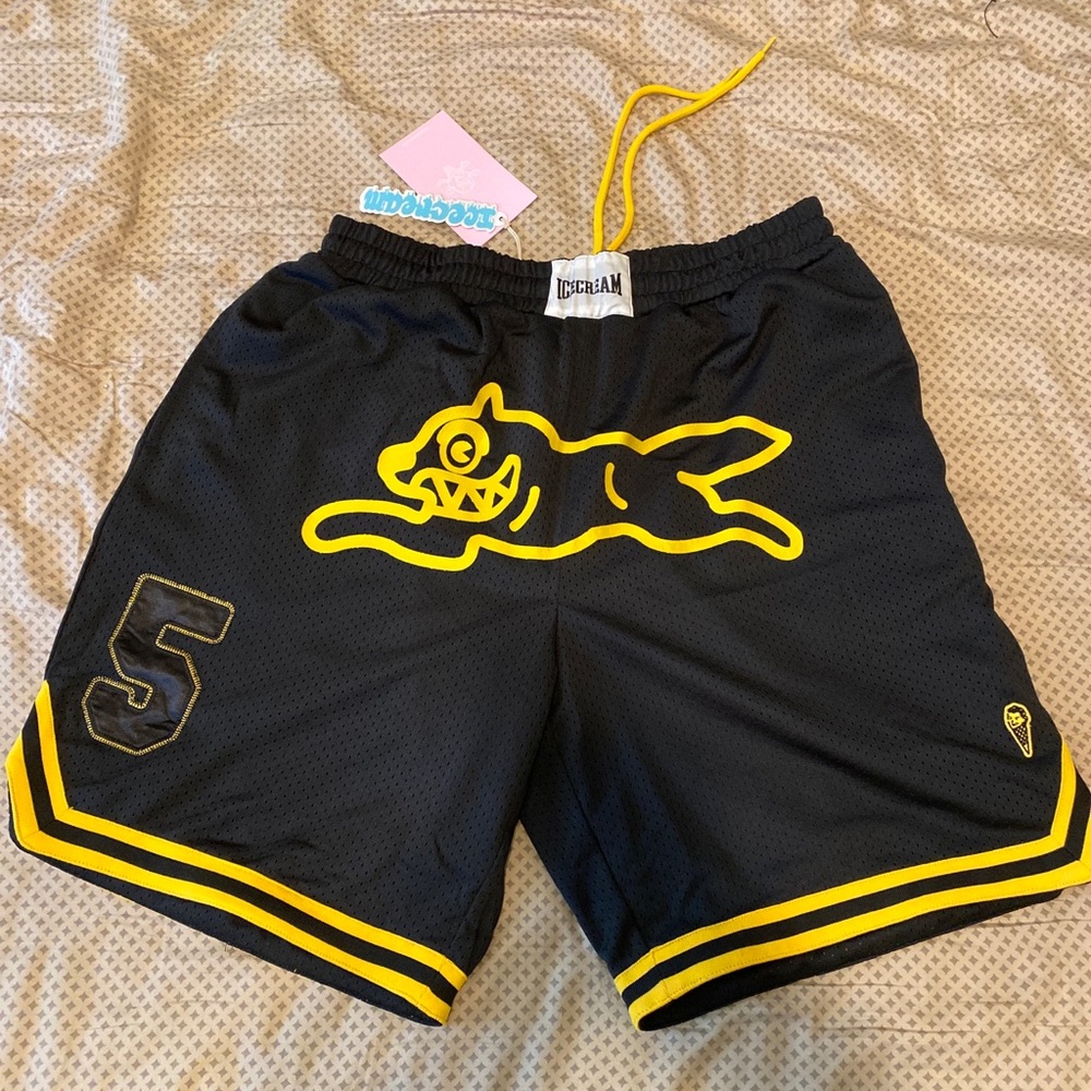 ICECREAM EXCLUSIVE RUNNING DOG BASKETBALL SHORTS